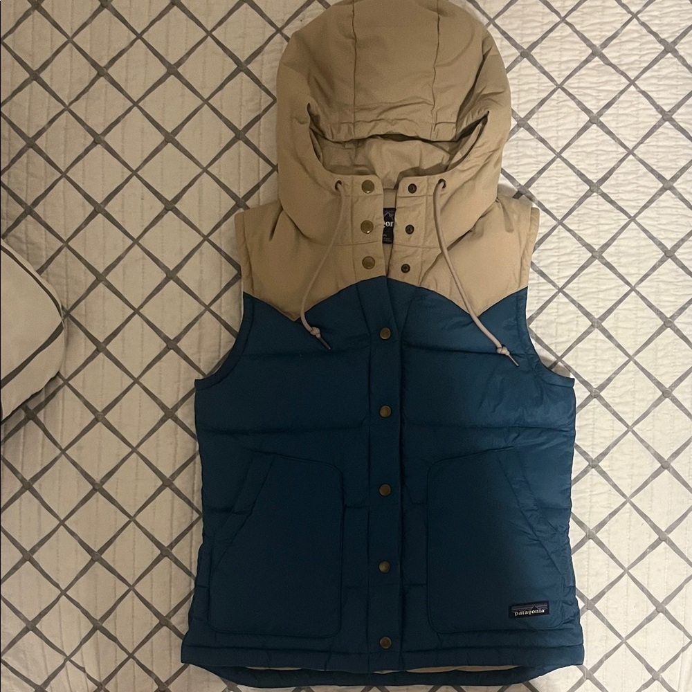 Patagonia Bivy vest women’s small blue and tan